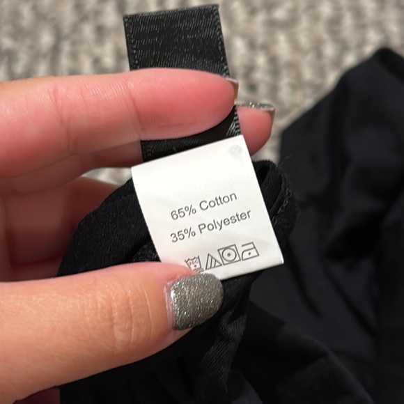 ⭐️5/$15⭐️ Ring crop top - Picture 4 of 6